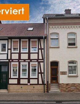 Ideal für Kapitalanleger und Projektentwickler: Drei Wohnhäuser mit neun Garagen und viel Potenzial in zentraler Lage von Eschwege - Eschwege