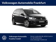 VW Touran, R-Line, Jahr 2022 - Frankfurt (Main)