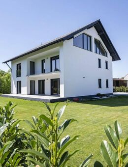 Erstbezug! Wohnen mit Stil und Raum – 9-Zimmer-Einfamilienhaus mit Wellnessbereich & Garten - Langenpreising