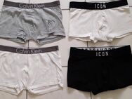 Kleiderpaket Jungen Unterwäsche Boxershorts Gr. 152 Marken Calvin Klein , DSQUARED2 ICON - Lindau (Bodensee)