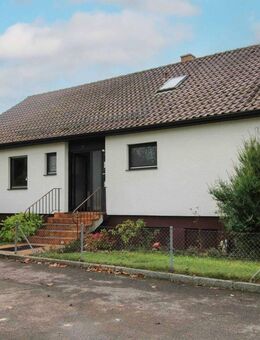 Geräumiges Einfamilienhaus mit schönem Grundstück in Illerkirchberg - Illerkirchberg