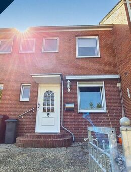 Vermietetes Reihenmittelhaus mit zwei Garagen in zentraler Lage - Stade (Hansestadt)