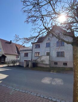 Attraktives Wohnensemble mit zusätzlicher Halle und vielseitigem Potenzial in Dettingen am Albuch nähe Heidenheim - Gerstetten