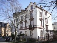 Rarität - Charmante 5-Zimmerwohnung mit schöner Dachterrasse in barock historischem Wohnhaus - Freiburg (Breisgau)