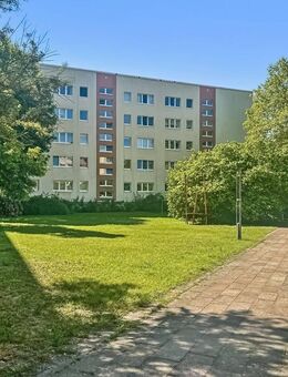Kapitalanlage: vermietete 2-Zimmer-Eigentumswohnung mit Balkon in Berlin-Buch - Berlin