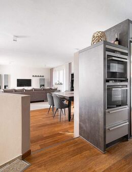 Groß wie ein Haus: Exklusive 5-Zimmer-Gartenwohnung am Stadtpark - Erding