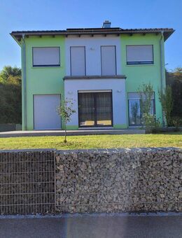 Modernes gepflegtes Einfamilienhaus (Massivbauweise) in ruhiger Lage - Georgensgmünd