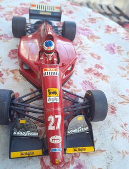 F1 Ferrari 412T1 Jean Alesi 2.Platz GP England 1994 Model ist von Minichamps und 1:18 bitte Lesen - Ravensburg