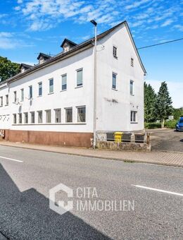 Wohn- & Geschäftshaus mit 4 Einheiten, Gaststätte & 9 Stellplätzen in Bogel - Bogel