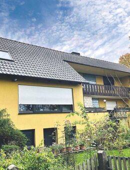 Gelegenheit... viel Platz bietendes Haus mit Einbauküche, Terrasse, Balkon, Garten, Keller mit Doppelgarage, Wfl. ca. 270m² - Hofheim (Unterfranken)