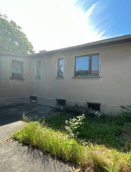 Neuer Preis: - Bungalow auf großem Grundstück in 04319 Leipzig-Engelsdorf - Leipzig