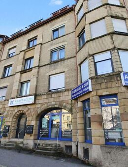 Altbaucharme im Herzen von Cannstatt - 4 Zimmer, 2 Tageslichtbäder und Balkon - Stuttgart