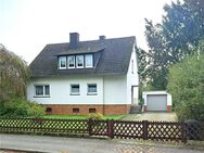 Zweifamilienhaus mit Garage u. großem Grundstück in Kassel-Oberzwehren - Kassel