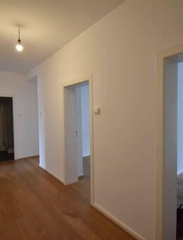 PROVISIONSFREI! Renovierte 3-Zimmer-Wohnung mit Balkon - Düsseldorf