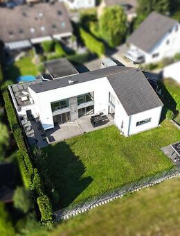 Design trifft Komfort: Lichtdurchflutetes Traumhaus in Steinhagen - Steinhagen (Nordrhein-Westfalen)
