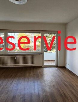 RESERVIERT: Sanierte 3,5-Zimmer Wohnung im 1. OG mit Garage in top Lage zu verkaufen - Engen