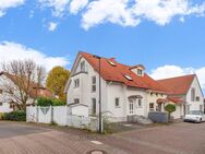 Ihr neues Zuhause in Bad Vilbel - Charmante Doppelhaushälfte mit Garten, Kamin und Familienpotenzial - Bad Vilbel