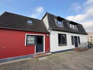 Jübek: Grosszügiges Renditeobjekt mit 2 Wohneinheiten und langfristigem Mietvertrag - Jübek