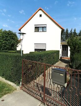 gemütliches Einfamilienhaus in ruhiger Lage zwischen Bernstadt und Kemnitz mit 1210 qm Grundstück - Bernstadt (Eigen)