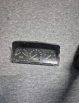 VW T4 Tacho 7D0 919 861 R aus TDI - 7D0919861R - Essen