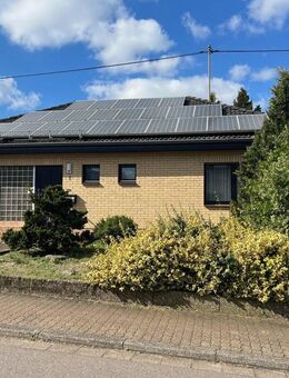 Schöner Winkelbungalow mit Ausbaupotential und Photovoltaikanlage in Überherrn zu verkaufen - Überherrn