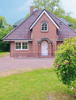 Freistehendes Einfamilienhaus auf Eigenland in Lübeck - Lübeck