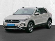 VW T-Roc, 1.5 TSI Move Dig, Jahr 2023 - Langenhagen