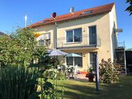 Neuwertige Doppelhaushälfte - auch als Zweifamilienhaus nutzbar - Adelsdorf