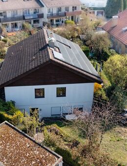 EFH mit vermieteter Einliegerwohnung, PV-Anlage, 2x Garagen und großem Garten (Kleinsachsenheim) - Sachsenheim