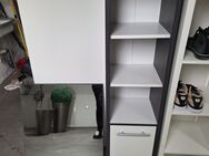 Kleiner Schrank mit/und Spiegel (Einzelabnahme möglich) - Bochum