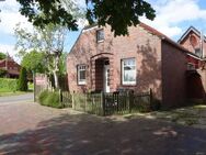 Massives, nicht unterkellertes Einfamilien-Ferienhaus mit 3 Zimmer und Ausbaumöglichkeit in der Dachspitze - Dornum