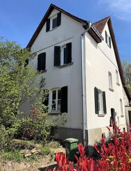 Zweifamilienhaus in Stuttgart-Vaihingen *freistehend mit Garten und Garage* - Stuttgart