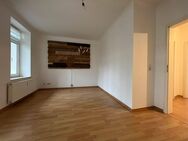 Besichtigung am So, 18.5. möglich - 2 Zimmer plus Wohnküche und Balkon im 1.OG - - Leipzig