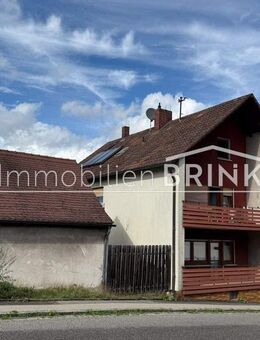 Gemütliches Zweifamilienhaus zentral in Wilhermsdorf, drei Balkone und Terrasse mit Garten - Wilhermsdorf
