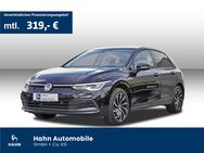 VW Golf, 1.5 VIII eTSI Life, Jahr 2021 - Kornwestheim