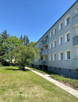 modernisierte 3-Zimmerwohnung mit Loggia in Sehnde - Sehnde