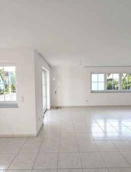 Mehrfamilienhaus mit drei Wohnungen in Top-Zustand, fast neuwertig. - Erlangen