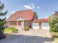 Sehr gepflegtes Einfamilienhaus auf traumhaftem Grundstück fußläufig zum Wardersee - Rohlstorf