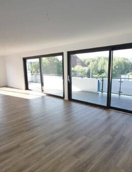 == Höchster Wohnkomfort über den Dächern von Helpup! Erstbezug im stylischen Penthouse == - Oerlinghausen