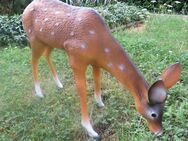 Dekofigur Reh Jungtier fressend Gartendeko Tierfigur - Hergisdorf