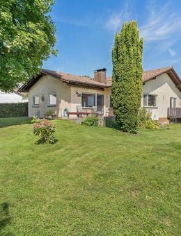 Provisionsfrei - Familienfreundliches Haus mit großem Garten und bildschönem Weitblick - Berg (Baden-Württemberg)