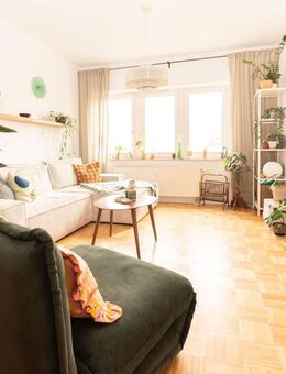 HIER WIRD ES GEMÜTLICH // Helle Altbauwohnung mit Dachloggia und Parkettboden - Leipzig