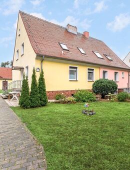 KENSINGTON - Exklusiv - Charmante Doppelhaushälfte auf weitläufigem Grundstück in ruhiger Umgebung - Nauen