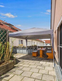 SITULI: Charmante Dachgeschosswohnung mit großer Dachterrasse - Freising