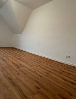 *** Charmante DG-Wohnung in grüner Lage! *** - Essen