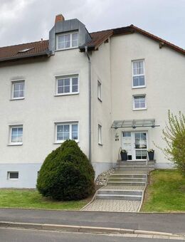 Gepflegte 3-Zimmer-Wohnung mit Balkon und Tiefgaragenstellplatz zu verkaufen! - Selb