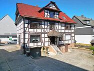 Freies, geräumiges Wohnhaus mit Scheune in zentraler Ortslage von Großenritte - Baunatal