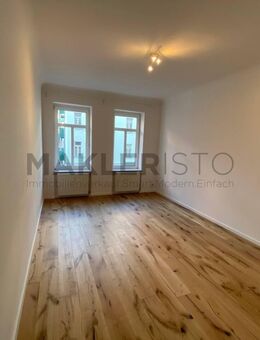 **Erstbezug nach Sanierung: Stilvolle 2-Zimmer-Wohnung mit Balkon, Tageslichtbad & Garage** - Leipzig