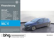 VW Golf, 1.0 MOVE eTSI OPF Life, Jahr 2023 - Reutlingen