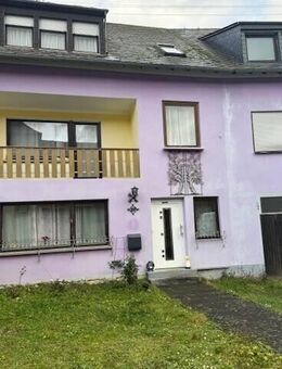 Minheim: Reihenmittelhaus mit Garagen u. viel Potenzial sucht Handwerker - Minheim
